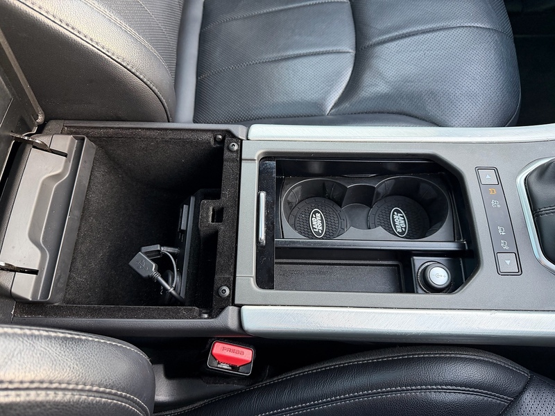 Land Rover TD4 SE Tech SUV 2.0 Manual Diesel