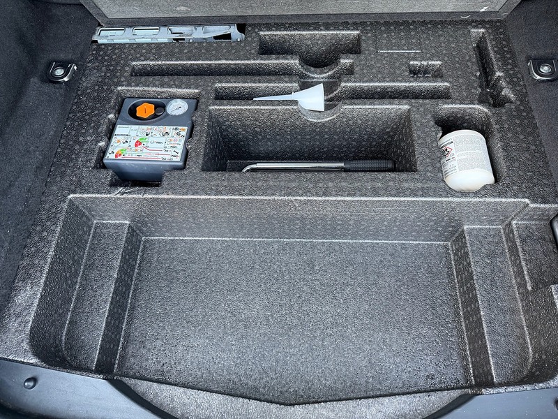 Land Rover TD4 SE Tech SUV 2.0 Manual Diesel