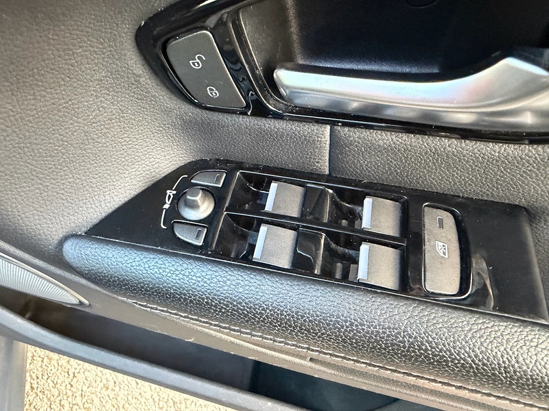 Land Rover 2.0 TD4 Landmark SUV 5dr Diesel Manual 4WD Euro 6 (s/s) (180 ps)