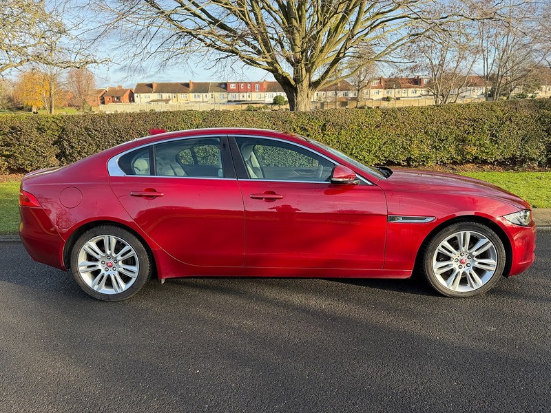 Jaguar d Portfolio Saloon 2.0 Automatic Diesel