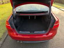 Jaguar XE d Portfolio