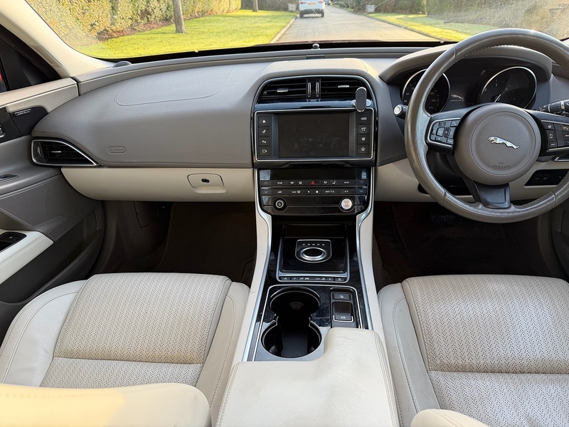 Jaguar d Portfolio Saloon 2.0 Automatic Diesel