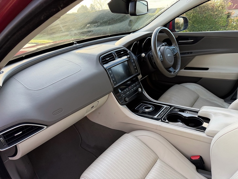 Jaguar d Portfolio Saloon 2.0 Automatic Diesel