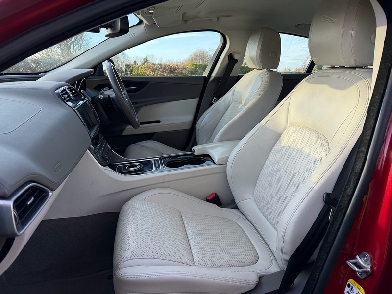 Jaguar d Portfolio Saloon 2.0 Automatic Diesel