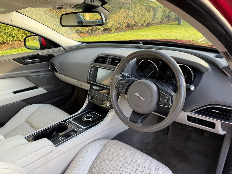 Jaguar d Portfolio Saloon 2.0 Automatic Diesel