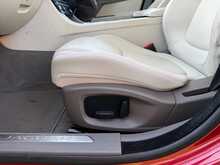 Jaguar XE d Portfolio