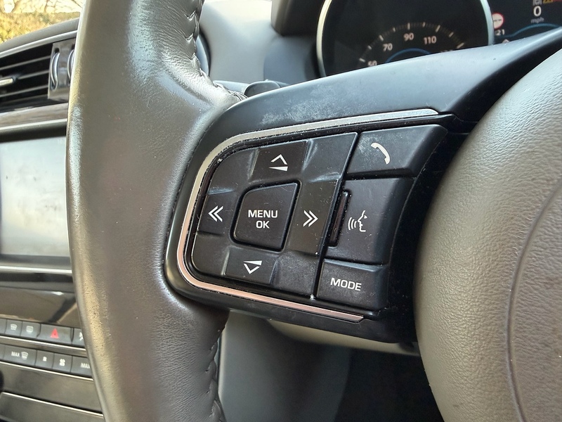 Jaguar d Portfolio Saloon 2.0 Automatic Diesel