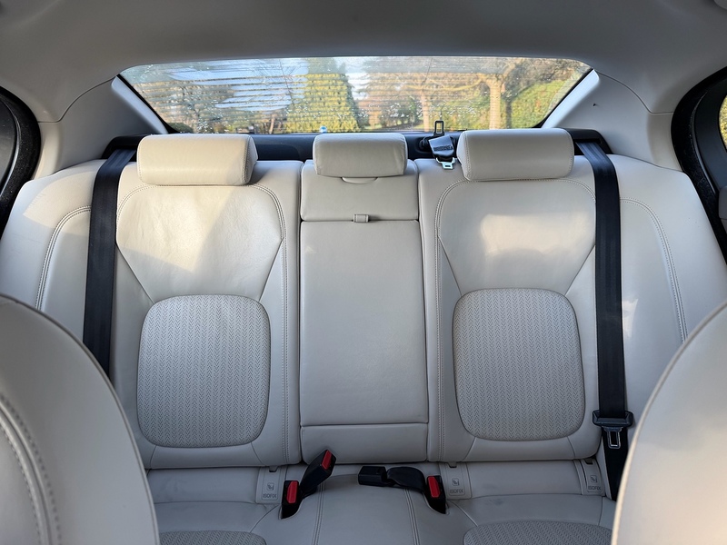 Jaguar d Portfolio Saloon 2.0 Automatic Diesel