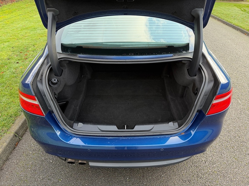 Jaguar d R-Sport Saloon 2.0 Automatic Diesel