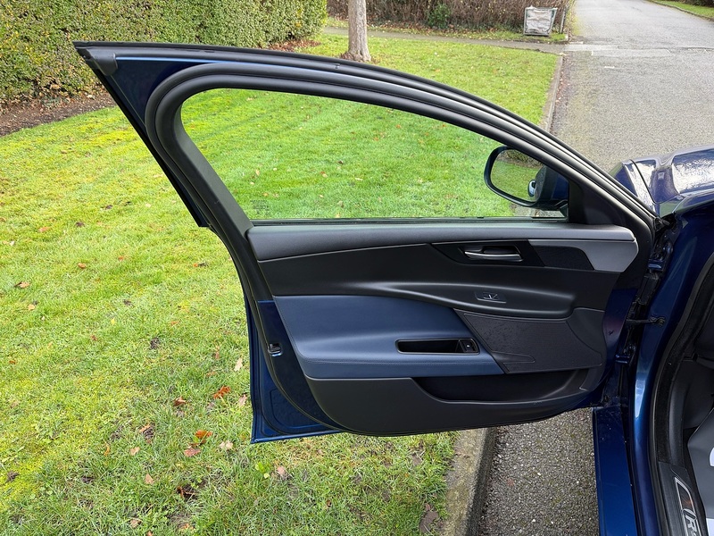 Jaguar d R-Sport Saloon 2.0 Automatic Diesel