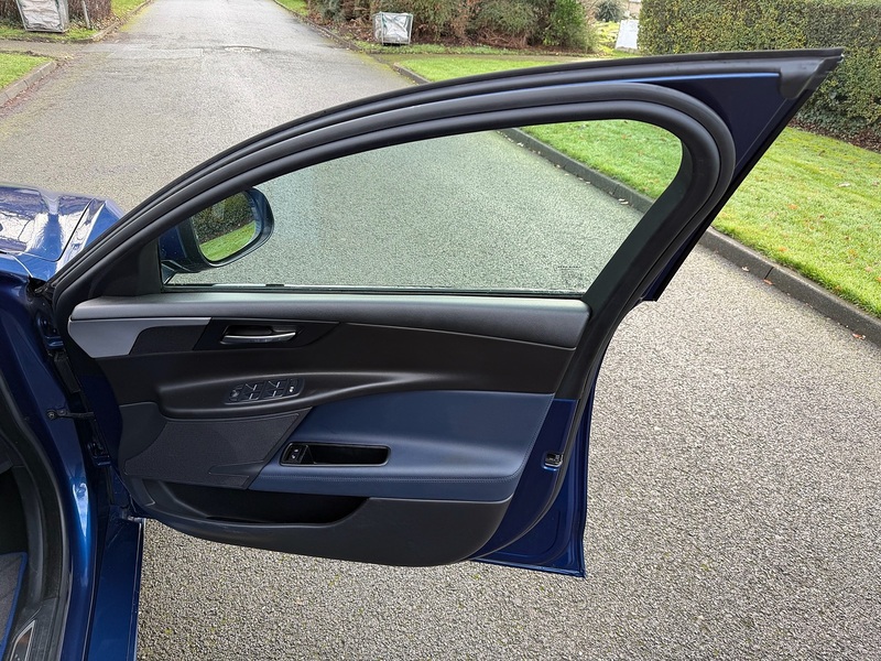 Jaguar d R-Sport Saloon 2.0 Automatic Diesel