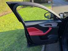 Jaguar F-PACE D180 R-Sport