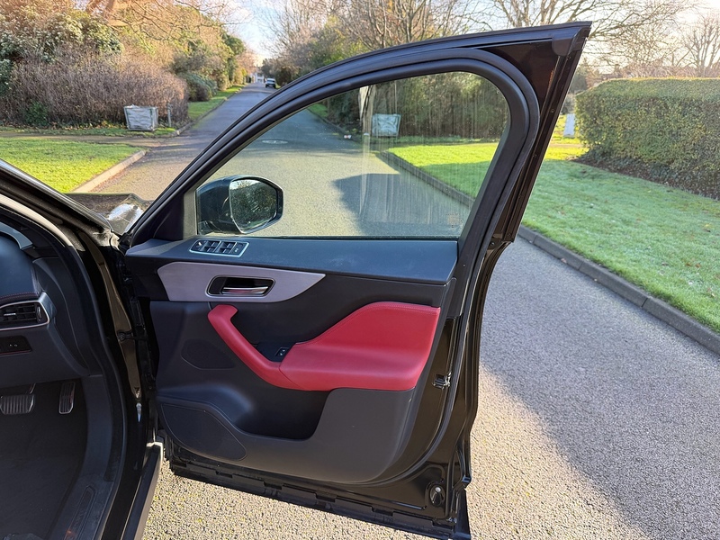 Jaguar D180 R-Sport SUV 2.0 Automatic Diesel