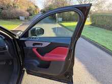 Jaguar F-PACE D180 R-Sport