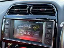 Jaguar F-PACE D180 R-Sport