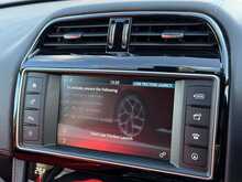 Jaguar F-PACE D180 R-Sport