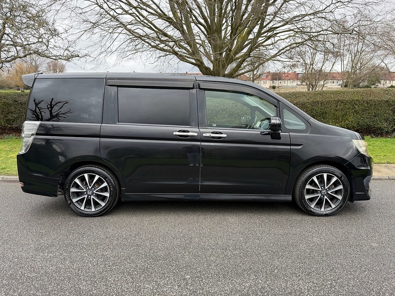 Honda Stepwagon Estate 2.0 Automatic Petrol