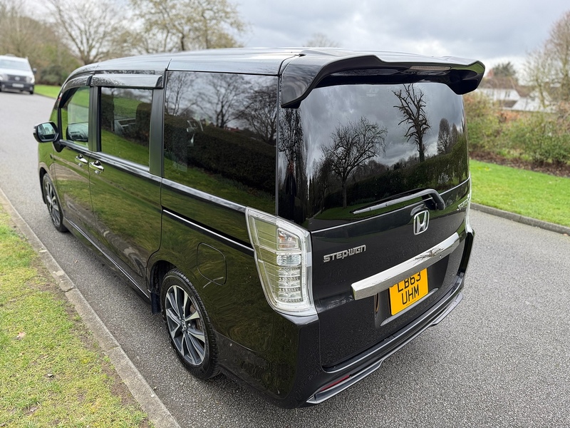 Honda Stepwagon Estate 2.0 Automatic Petrol