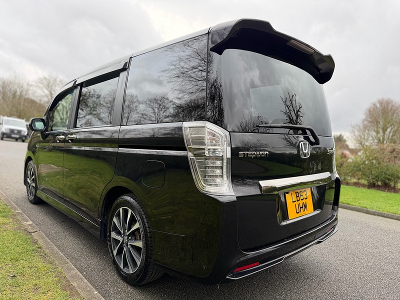 Honda Stepwagon Estate 2.0 Automatic Petrol