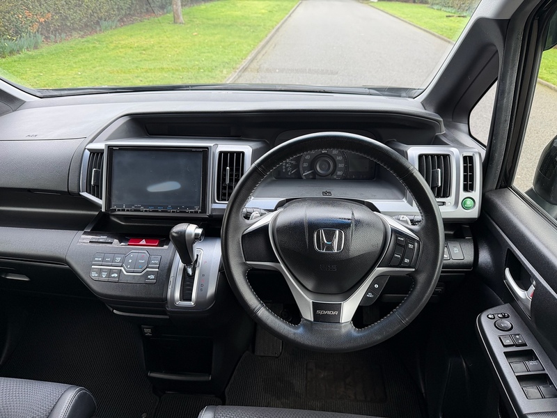 Honda Stepwagon Estate 2.0 Automatic Petrol