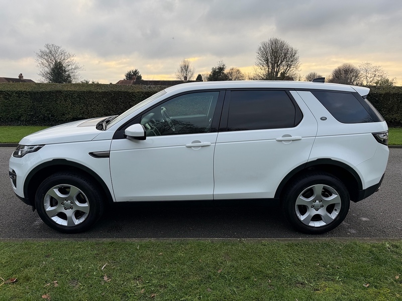 Land Rover eD4 SE Tech SUV 2.0 Manual Diesel