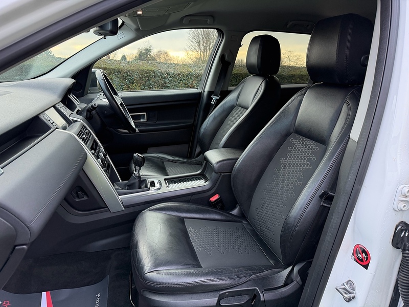 Land Rover eD4 SE Tech SUV 2.0 Manual Diesel