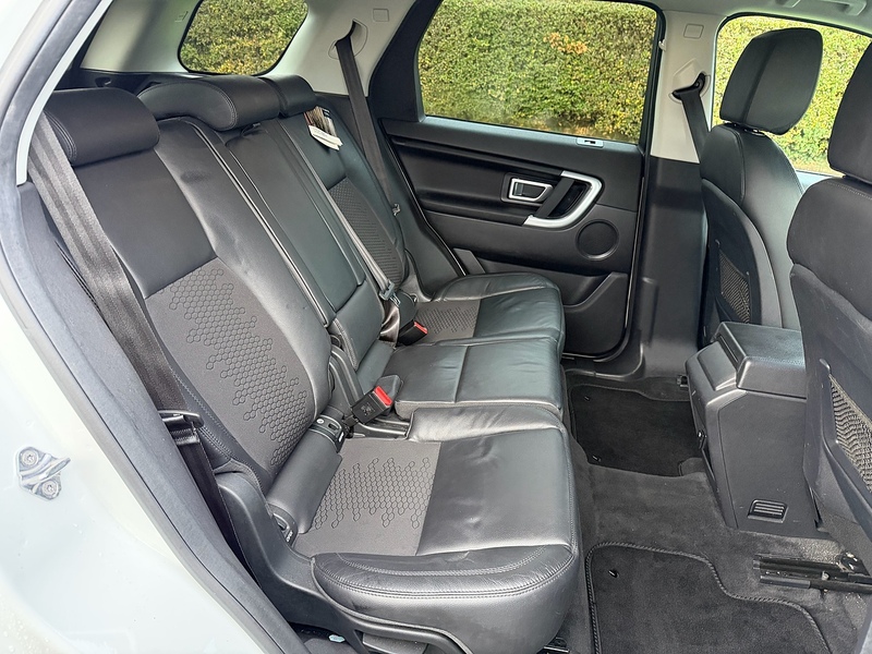 Land Rover eD4 SE Tech SUV 2.0 Manual Diesel