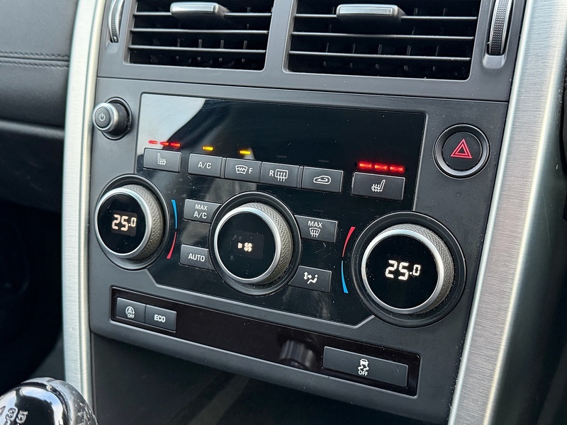 Land Rover eD4 SE Tech SUV 2.0 Manual Diesel