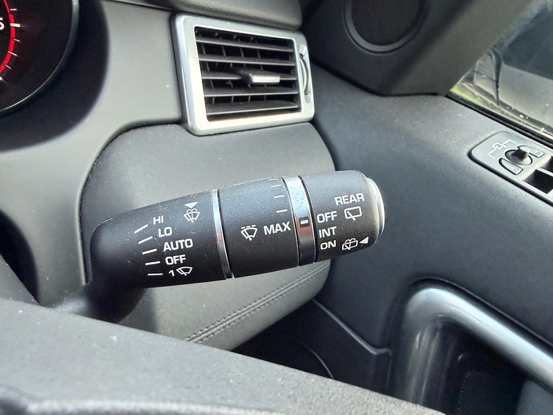 Land Rover eD4 SE Tech SUV 2.0 Manual Diesel