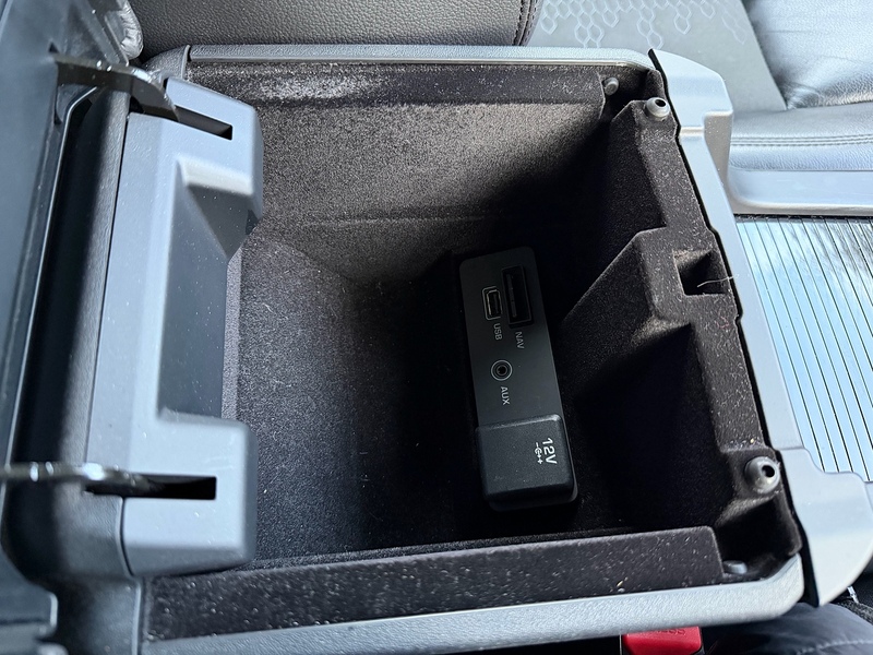 Land Rover eD4 SE Tech SUV 2.0 Manual Diesel