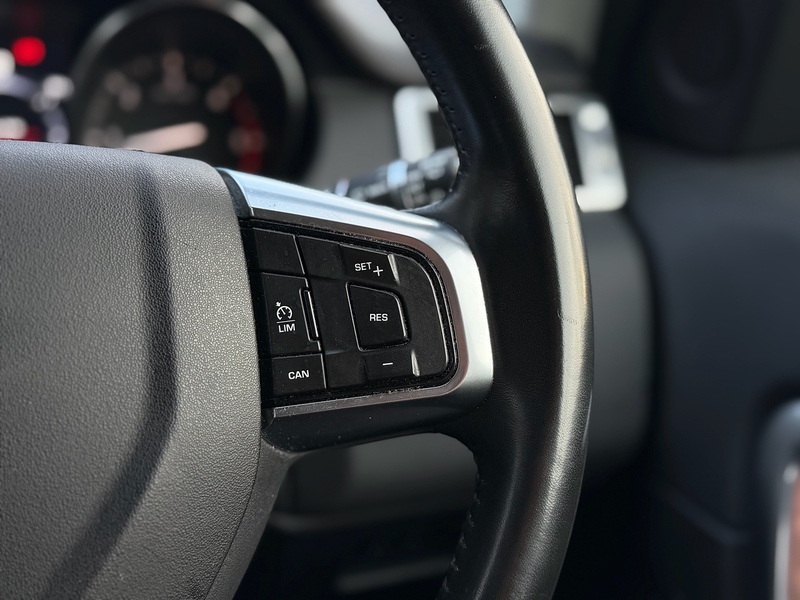 Land Rover eD4 SE Tech SUV 2.0 Manual Diesel