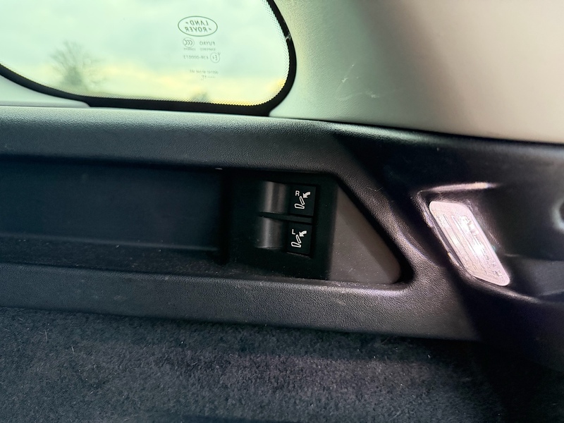 Land Rover eD4 SE Tech SUV 2.0 Manual Diesel