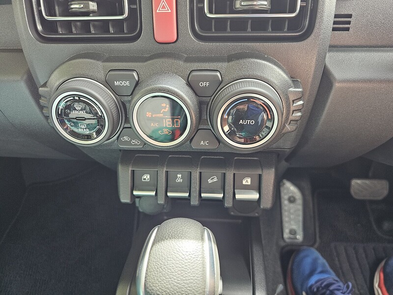 Suzuki 1.5 SZ5 NOMADE 5 DOOR AUTOMATIC