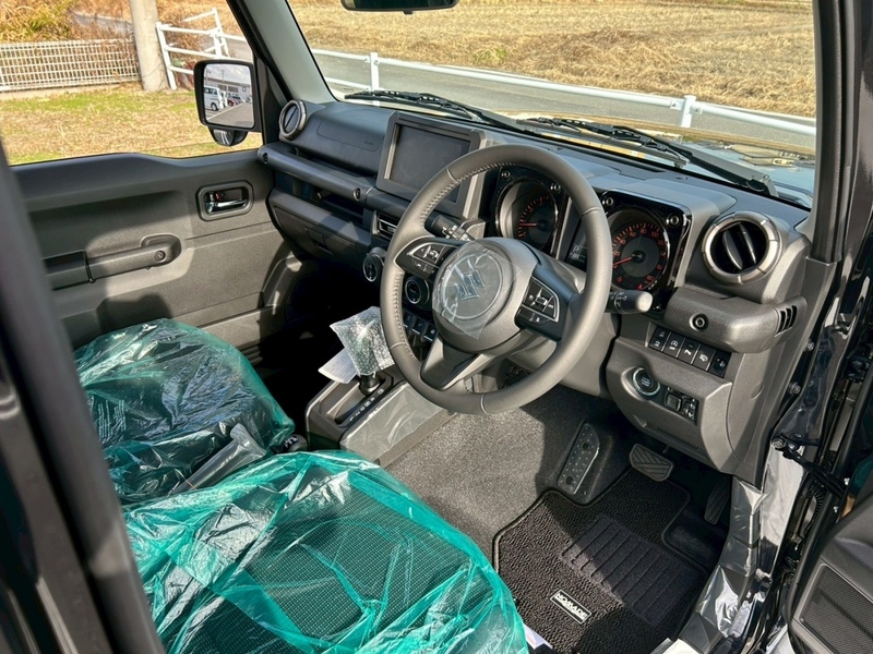 Suzuki 1.5 SZ5 NOMADE 5 DOOR AUTOMATIC Hatchback 1.5 Automatic Petrol