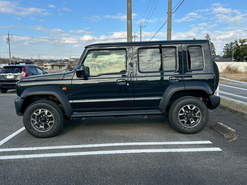 Suzuki 1.5 SZ5 NOMADE 5 DOOR AUTOMATIC Hatchback 1.5 Automatic Petrol