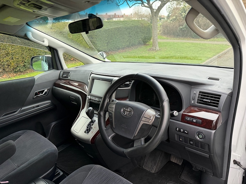 Toyota 8 Seat 2.4 5dr MPV Automatic Petrol Hybrid