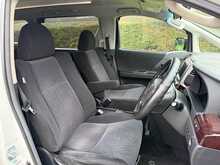 Toyota Vellfire 8 Seat 