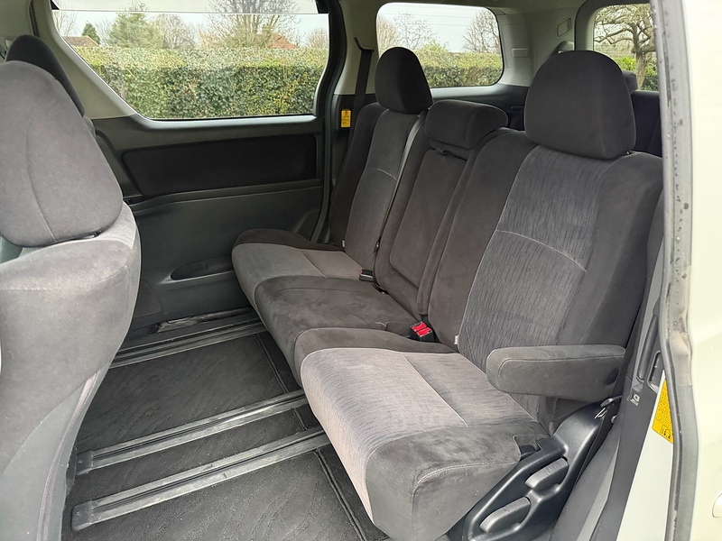 Toyota 8 Seat 2.4 5dr MPV Automatic Petrol Hybrid