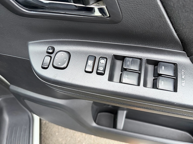 Toyota 8 Seat 2.4 5dr MPV Automatic Petrol Hybrid