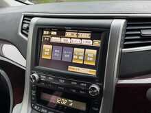 Toyota Vellfire 8 Seat 