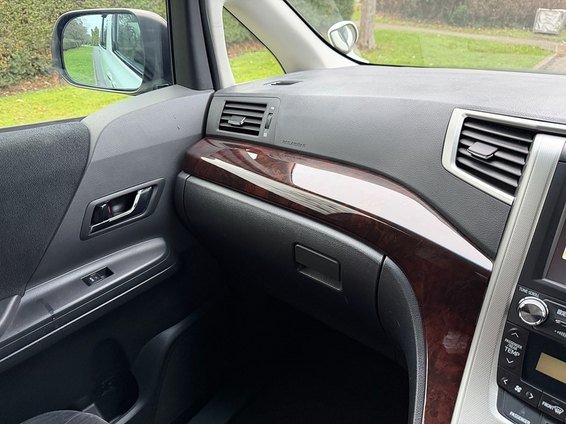 Toyota 8 Seat 2.4 5dr MPV Automatic Petrol Hybrid