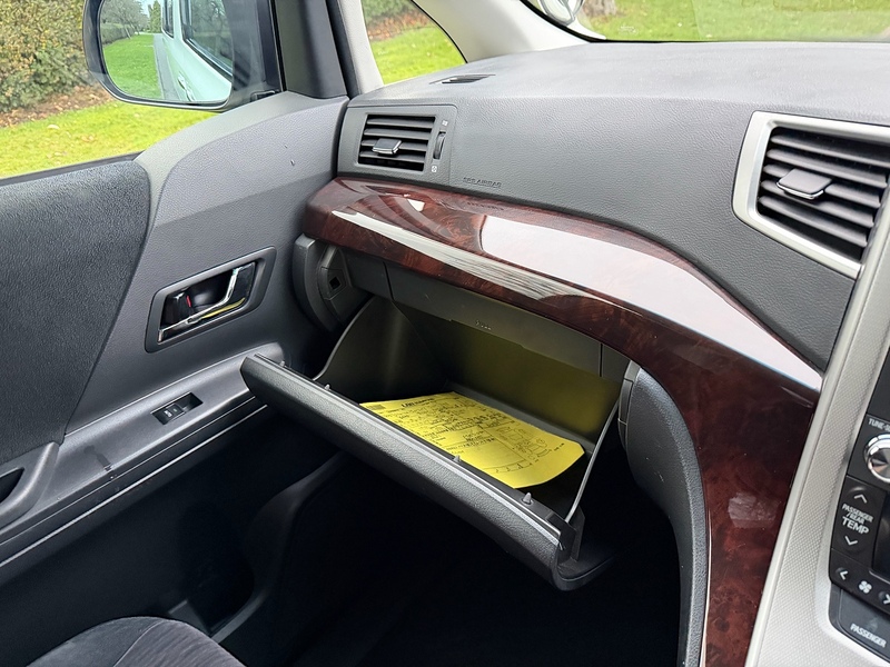 Toyota 8 Seat 2.4 5dr MPV Automatic Petrol Hybrid