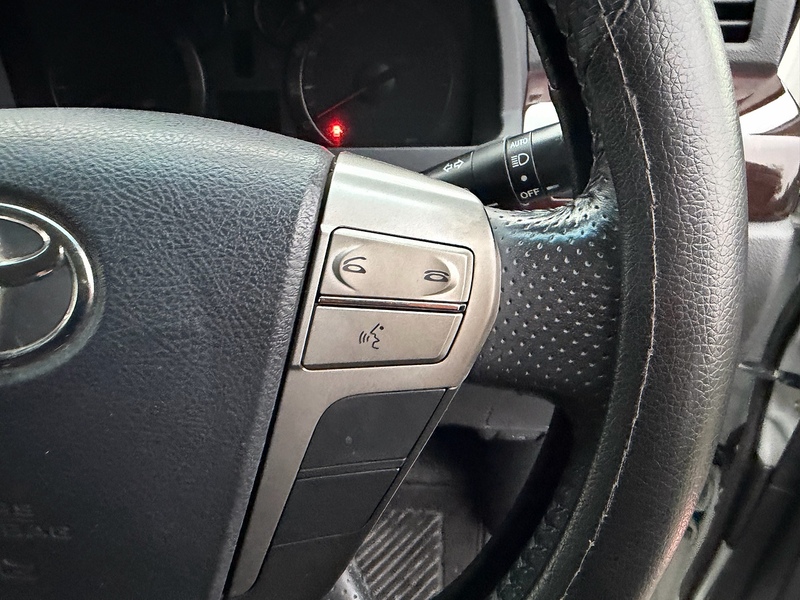 Toyota 8 Seat 2.4 5dr MPV Automatic Petrol Hybrid