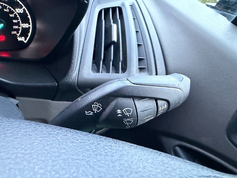 Ford 1.5 220 EcoBlue Crew Van Double Cab 6dr Diesel Manual L1 Euro 6 (s/s) (75 ps)