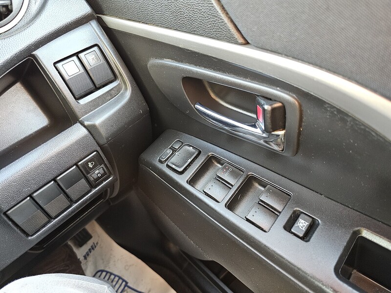 Mazda TS2 MPV 2.0 Manual Petrol