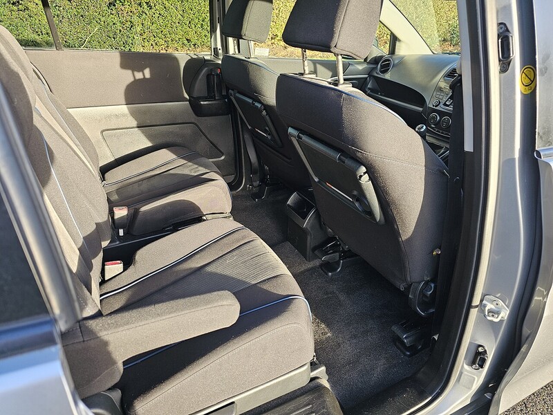 Mazda TS2 MPV 2.0 Manual Petrol