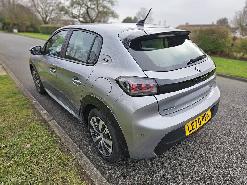 Peugeot 50kWh Active Hatchback 5dr Electric Auto (136 ps)