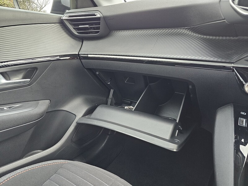 Peugeot 50kWh Active Hatchback 5dr Electric Auto (136 ps)