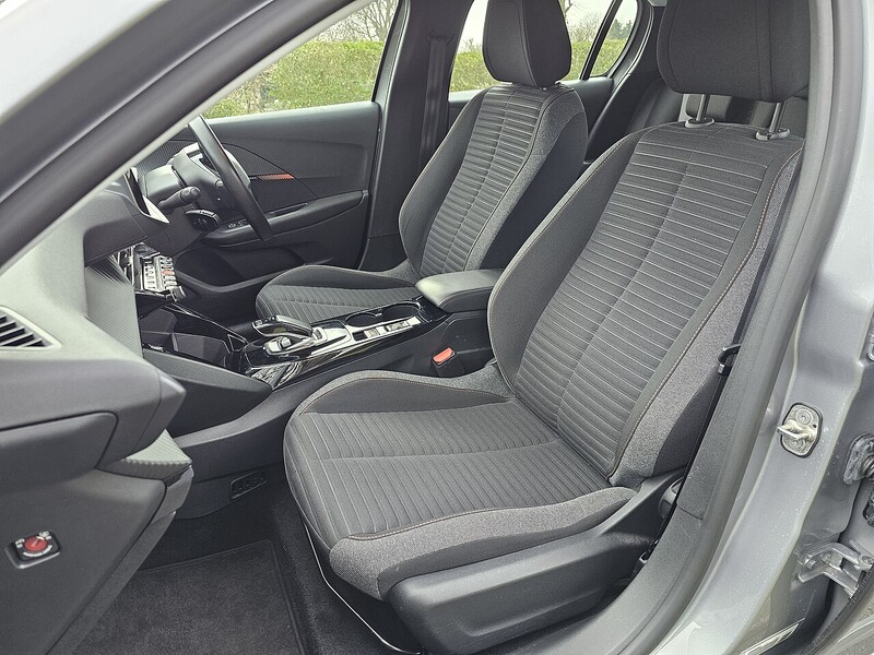 Peugeot 50kWh Active Hatchback 5dr Electric Auto (136 ps)