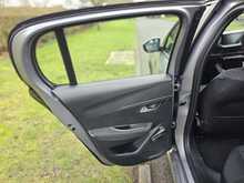 Peugeot E-208 Active